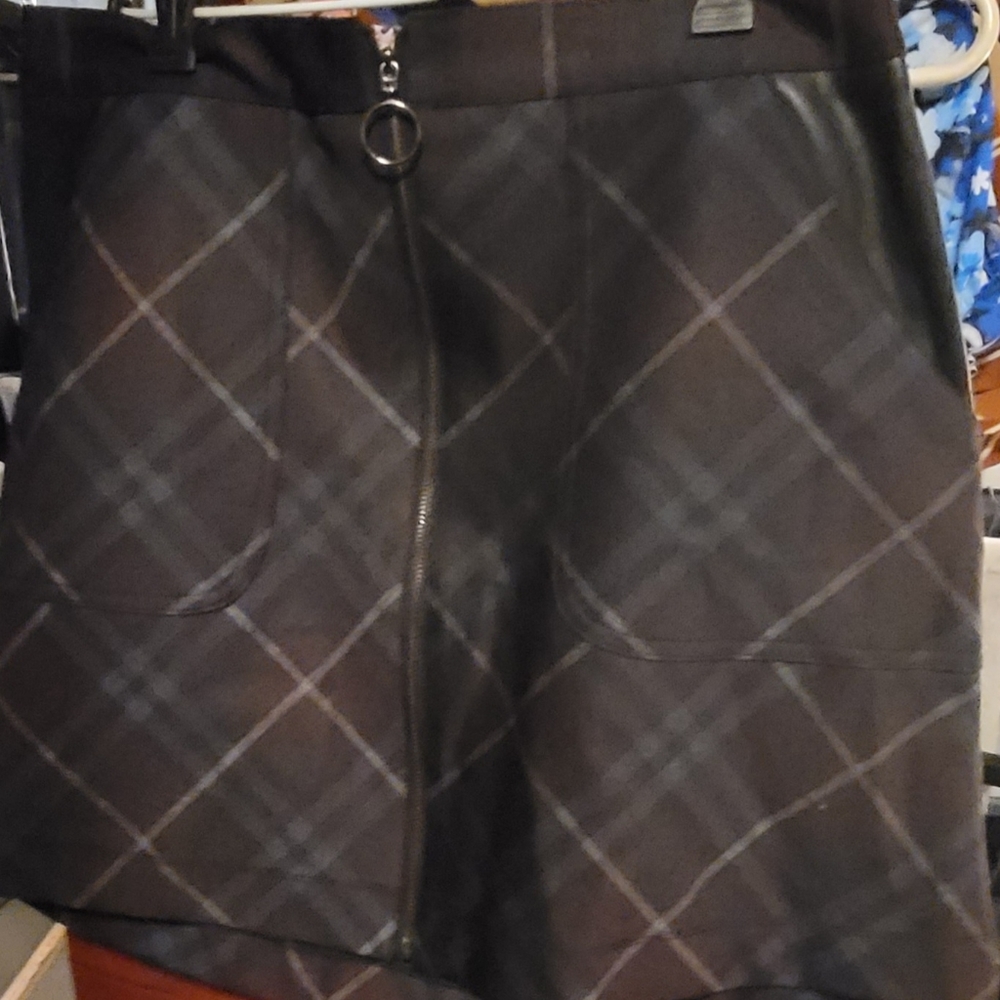 Gray zipper skirt